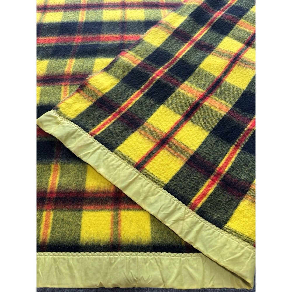 Vintage Beacon Blanket 90x78 Plaid Yellow Green Acrylic Satin Trim Retro MCM